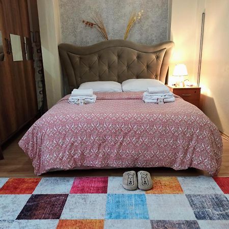 Private Room Close To Merter And Gungoren Textile Center Estambul Exterior foto