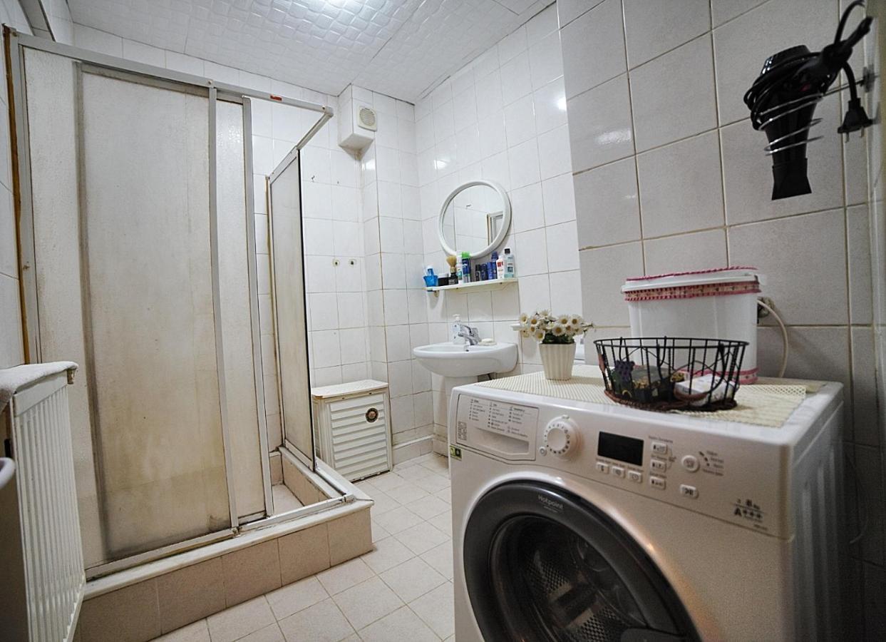 Private Room Close To Merter And Gungoren Textile Center Estambul Exterior foto